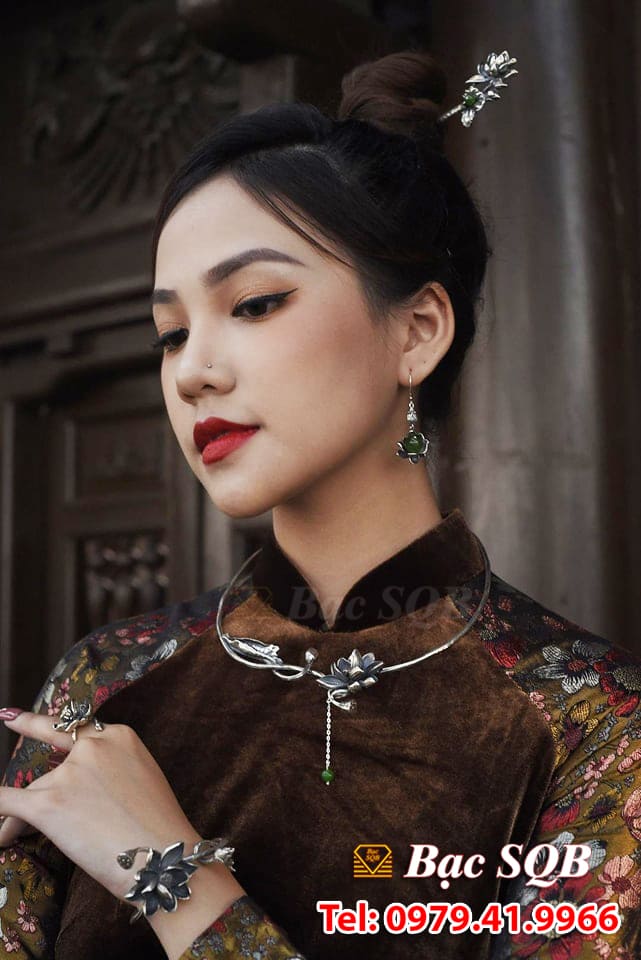 Kiềng Bạc Mặc Áo Dài: Sự Kết Hợp Hoàn Hảo Giữa Truyền Thống Và Hiện Đại Gallery 1