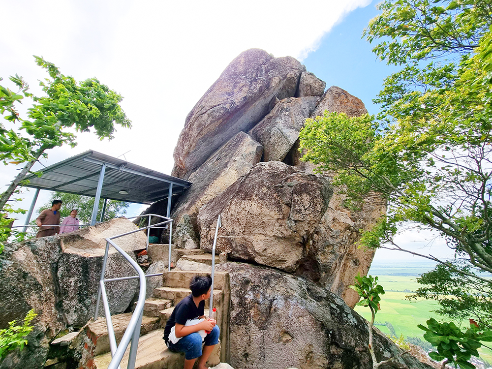 Sự tích núi Bà Đội Om - Huyền thoại về lòng nhân ái và sự hy sinh Gallery 2