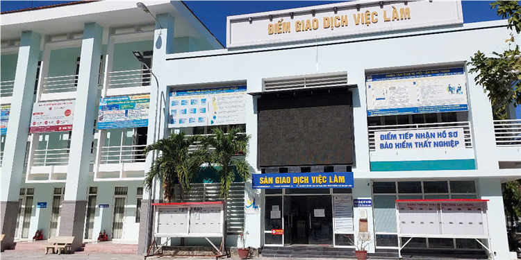 Việc Làm Phân Rã