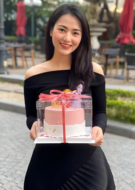 Việt Hoa Sinh Năm Bao Nhiêu?
