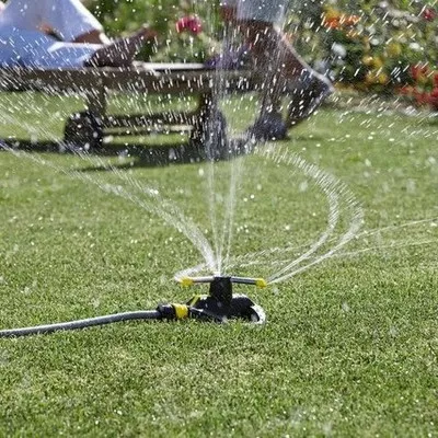 Vòi Tưới Tự Động: Giải Pháp Tiết Kiệm Nước và Thời Gian Cho Vườn Của Bạn