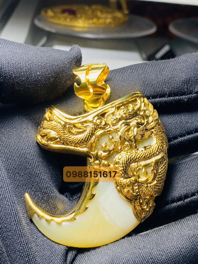 Vuốt Hổ Bọc Vàng