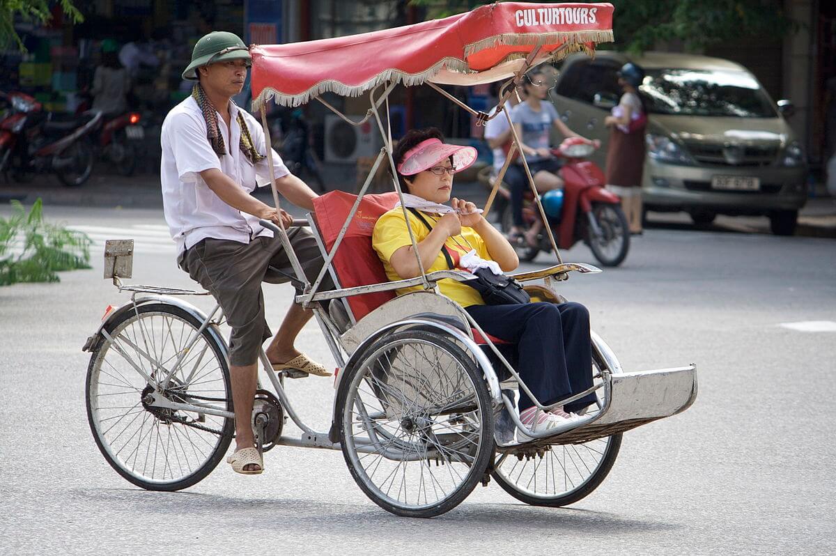 What is a Cyclo in English?