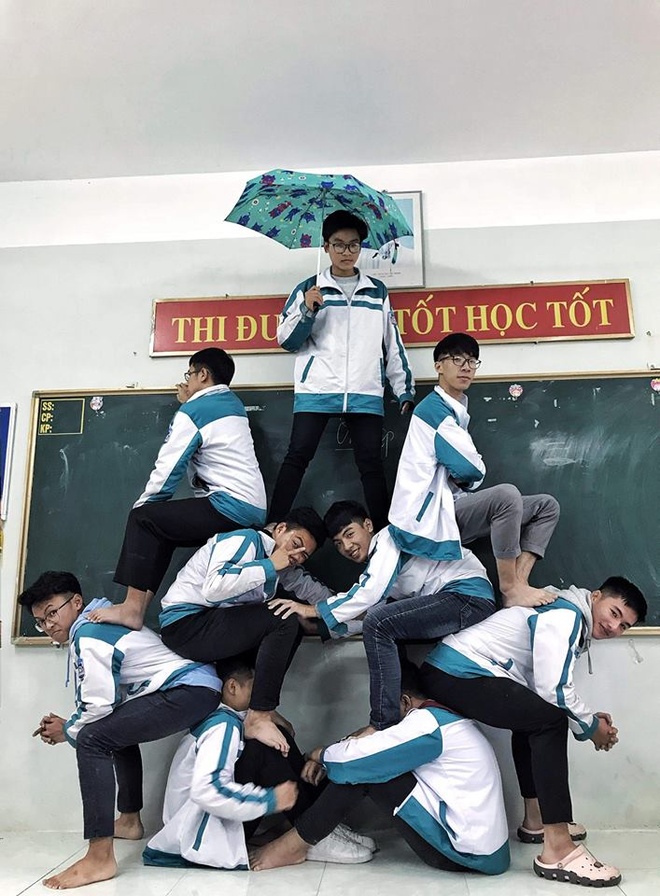 Xếp Hình Bằng Người: Nghệ Thuật Sáng Tạo và Độc Đáo