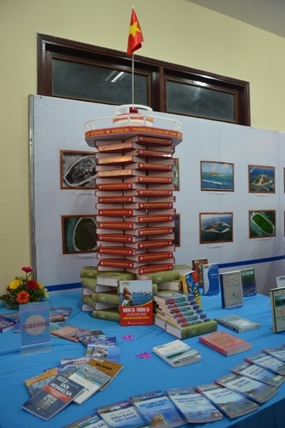 Xếp Sách Hình Con Thuyền Gallery 2
