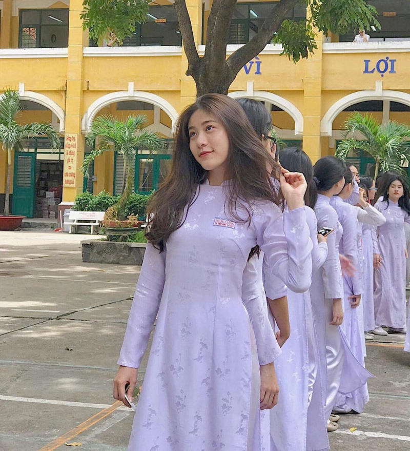 Mẫu Áo Dài Đi Học: Gợi ý những thiết kế đẹp và phù hợp Gallery 1