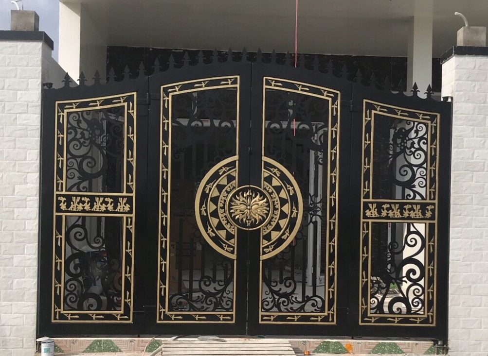 Mẫu Cổng Sắt Mỹ Thuật 4 Cánh Đẹp, Sang Trọng, Bền Bỉ Gallery 1