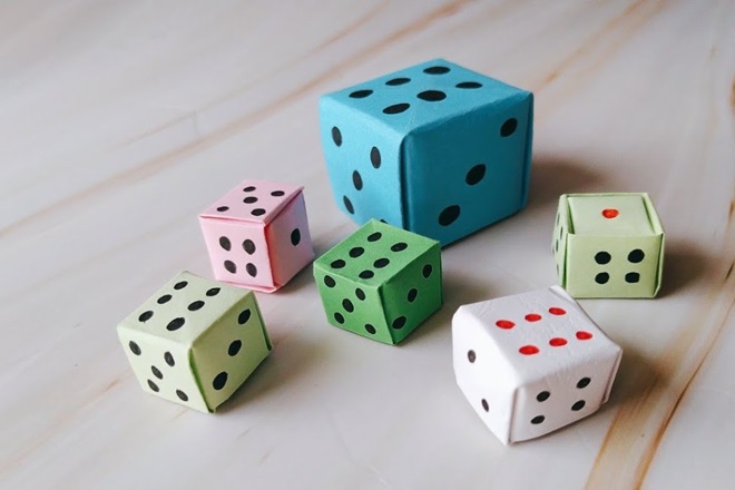 Xúc xắc hay Súc sắc?