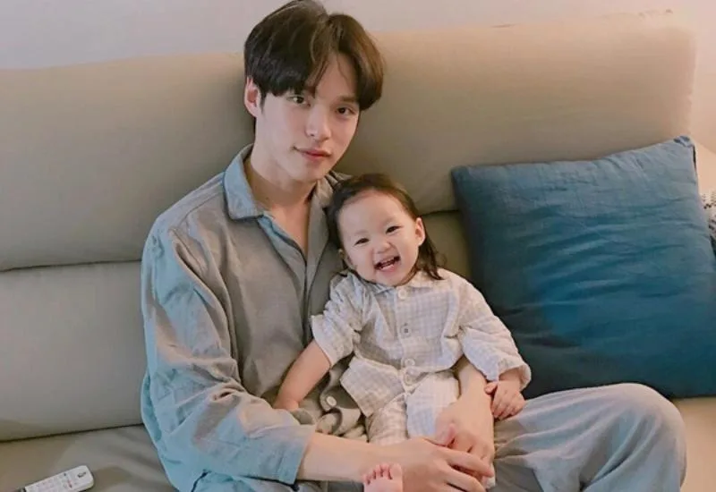 Ý nghĩa câu con gái giống cha giàu ba họ