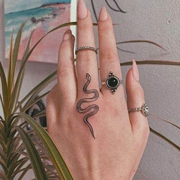 Hình Xăm Rắn Ở Ngón Tay: Ý Nghĩa, Mẫu Xăm Đẹp Và Địa Điểm Uy Tín Gallery 1