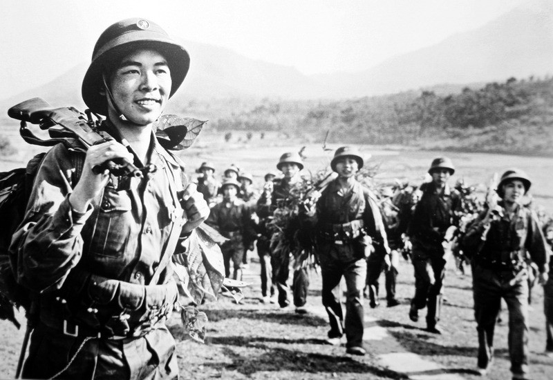 Chúng con chiến đấu cho người sống mãi Việt Nam ơi Gallery 1