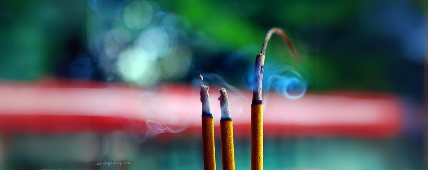 Nhang Cháy 2 Ngắn 1 Dài: Giải Mã Bí Ẩn Về Thời Gian Cháy Của Nhang Gallery 2