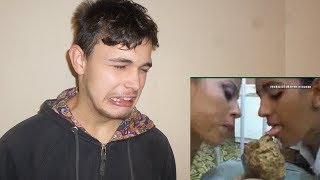 Hai Cô Gái và Một Cái Cốc: Bí Ẩn Đằng Sau Chiếc Cốc Gallery 2