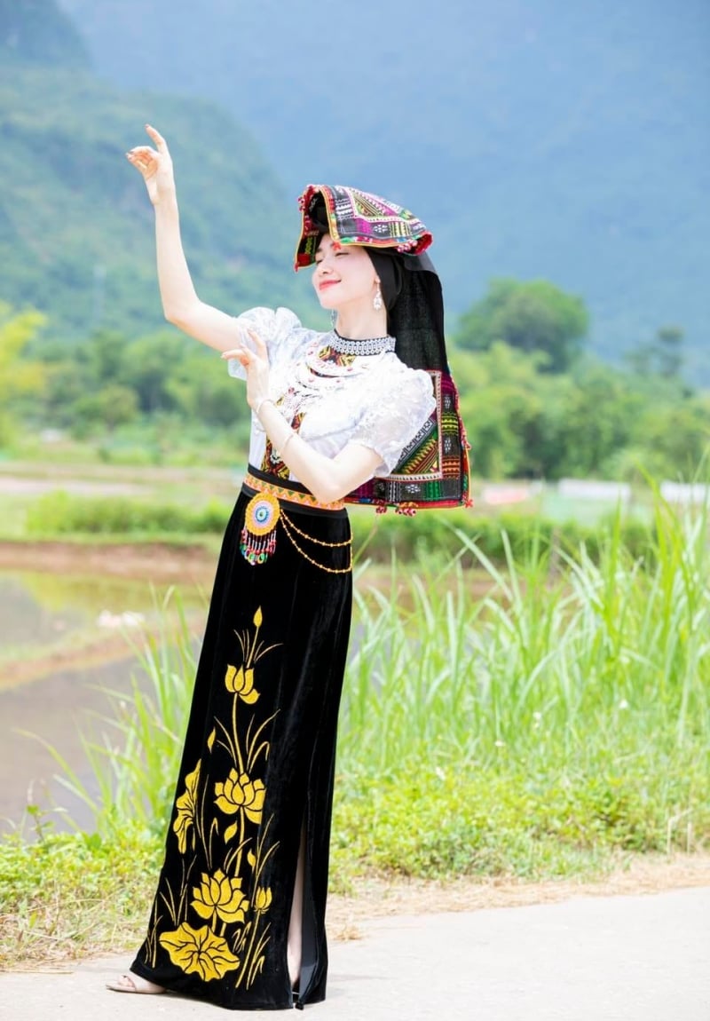Bộ Đồ Dân Tộc Việt Nam: Vẻ Đẹp Truyền Thống & Hiện Đại Gallery 2