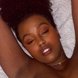 Hourglassebony23 / hourglassebony_