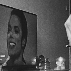 Queen Red / QueenRed66 / queen.red5