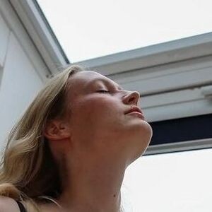 Luiza Conlaz / https: / luiza.conlazeta / luizaconlaz