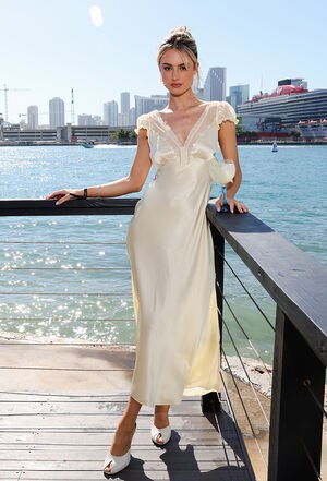 Grace Van Patten / gracevanpatten