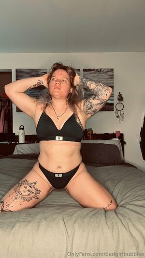 badgirlbubbles / badgirlbubbles_