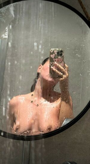 cuteroselyn / roselynthequeen