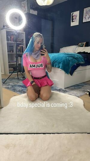 Giulia Henne / giuhenne