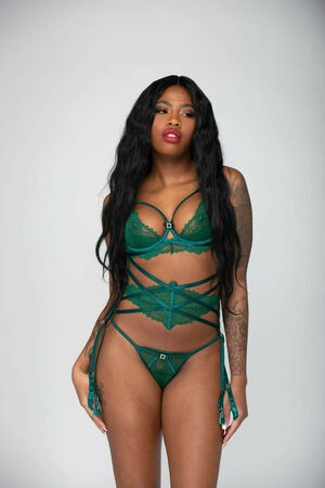 TattedPoodle / tatteddoll22