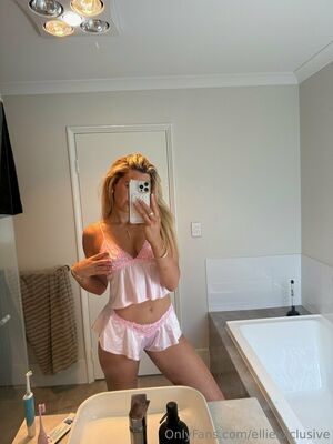 elliexxclusive / elliexxlusive