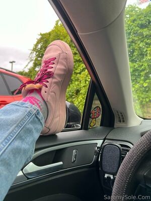 sammysole / sockittohim_