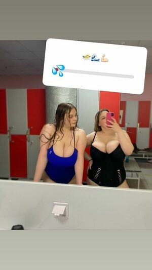 Julia Chegodar / hellojuliarose / julia_cheg