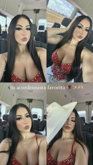 America Cuevas / americacuevass