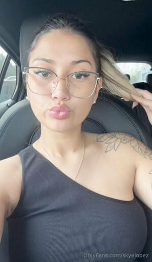 itz_skyee / skyelopez / skyelopezx