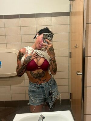 luciferisfemale / luciferisfemxoxo