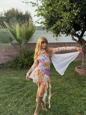 Demi Burnett / demi_not_lovato