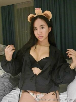 jenny_2541_17 / jennythaibunny