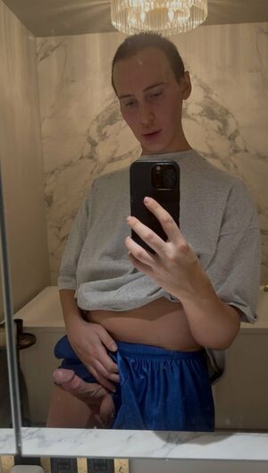 2095590179 / jaegottlieb / princessxjae