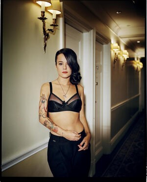 Alizee / alizeeofficiel / alizeesanzeth