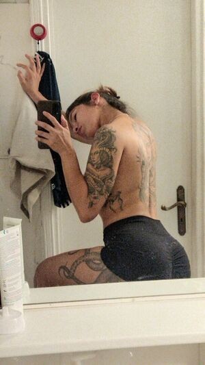 Aline Tavares / Zumbificad4 / bl4tz / datbootytho954