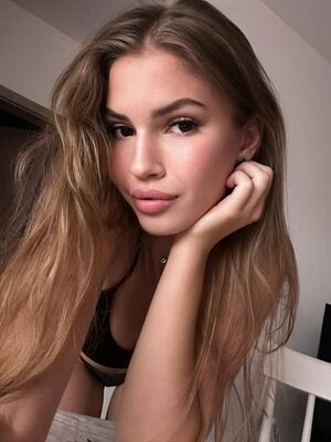 chloe_barbie / chloebarbie_