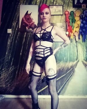 Jess Hulme / dinkytoy