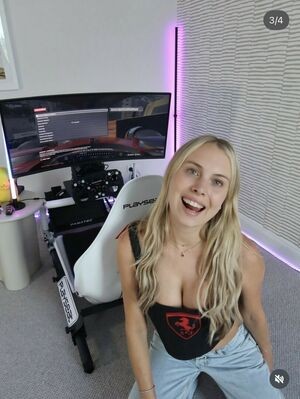 Sarah Lloyd / saraahlloyd