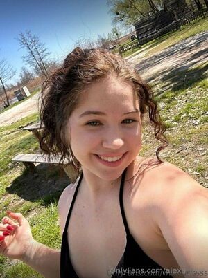 alexa_lake / lexarae93