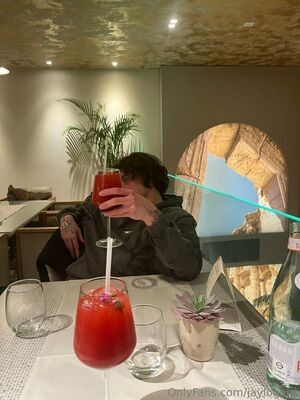 jaylagonz / jayloganz