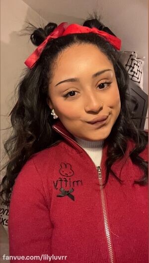 Lilyluvrr / luvrr.lily