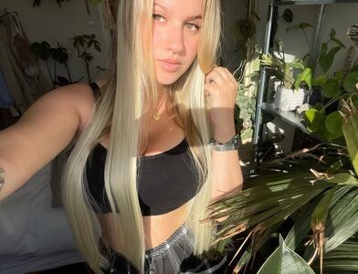 Meshi Roter / meshilily