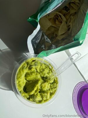 blondeeee / blondefeedee