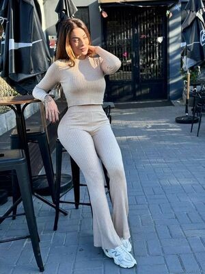 Monique Amin / moniqueamin