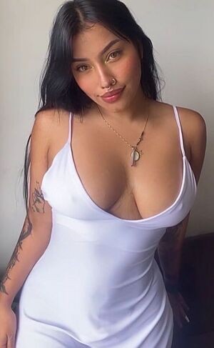 lamarguz / lamarguzoficial / nayecaro