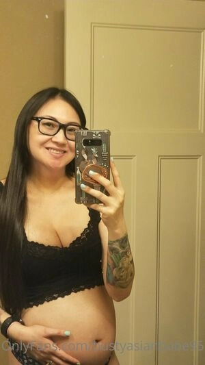 bustyasianbabe95