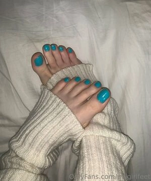 unigirlfeet