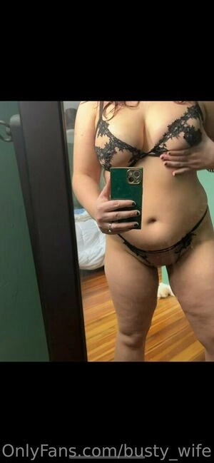 busty_wife